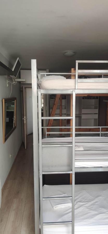 Logement Chambre Seul En Supplement Ou Dortoir Mixte Roquemaure  Exterior foto