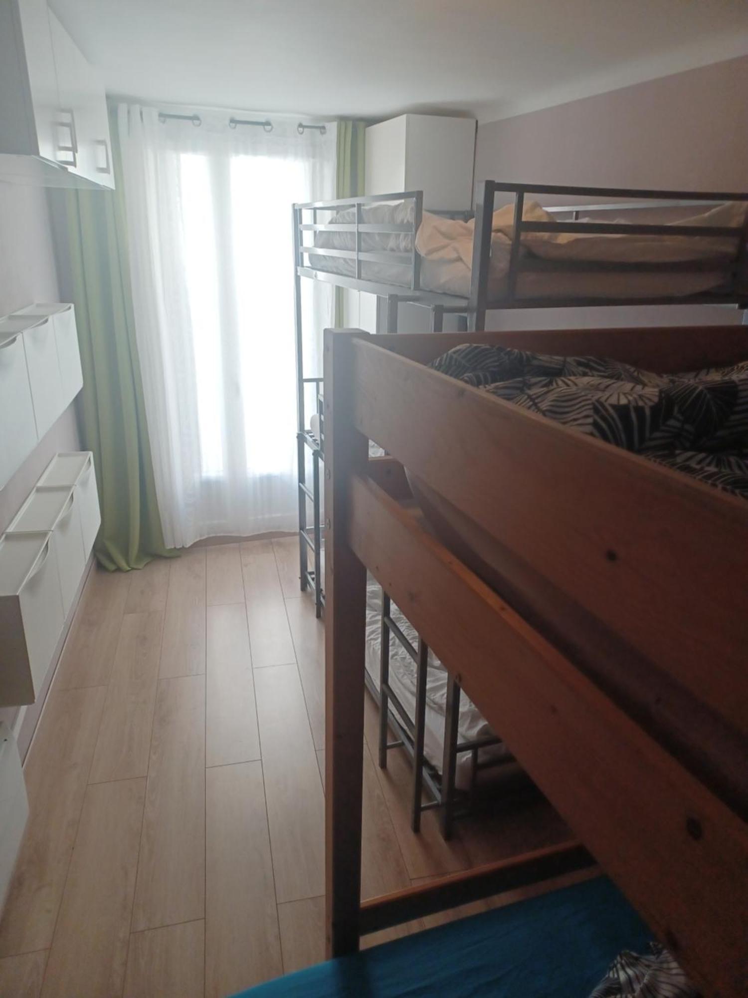 Logement Chambre Seul En Supplement Ou Dortoir Mixte Roquemaure  Habitación foto